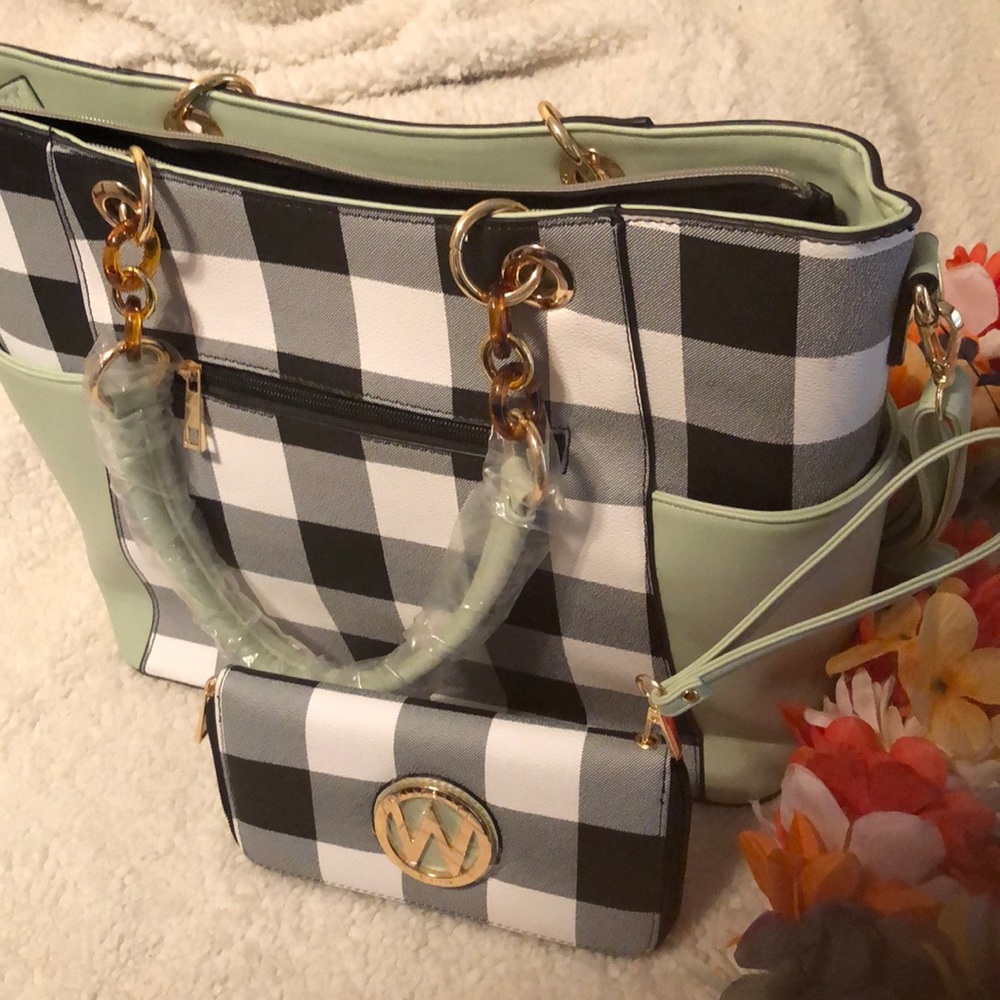 Mia Collection NWT bag with matching wristlet. NWT 13” x12”